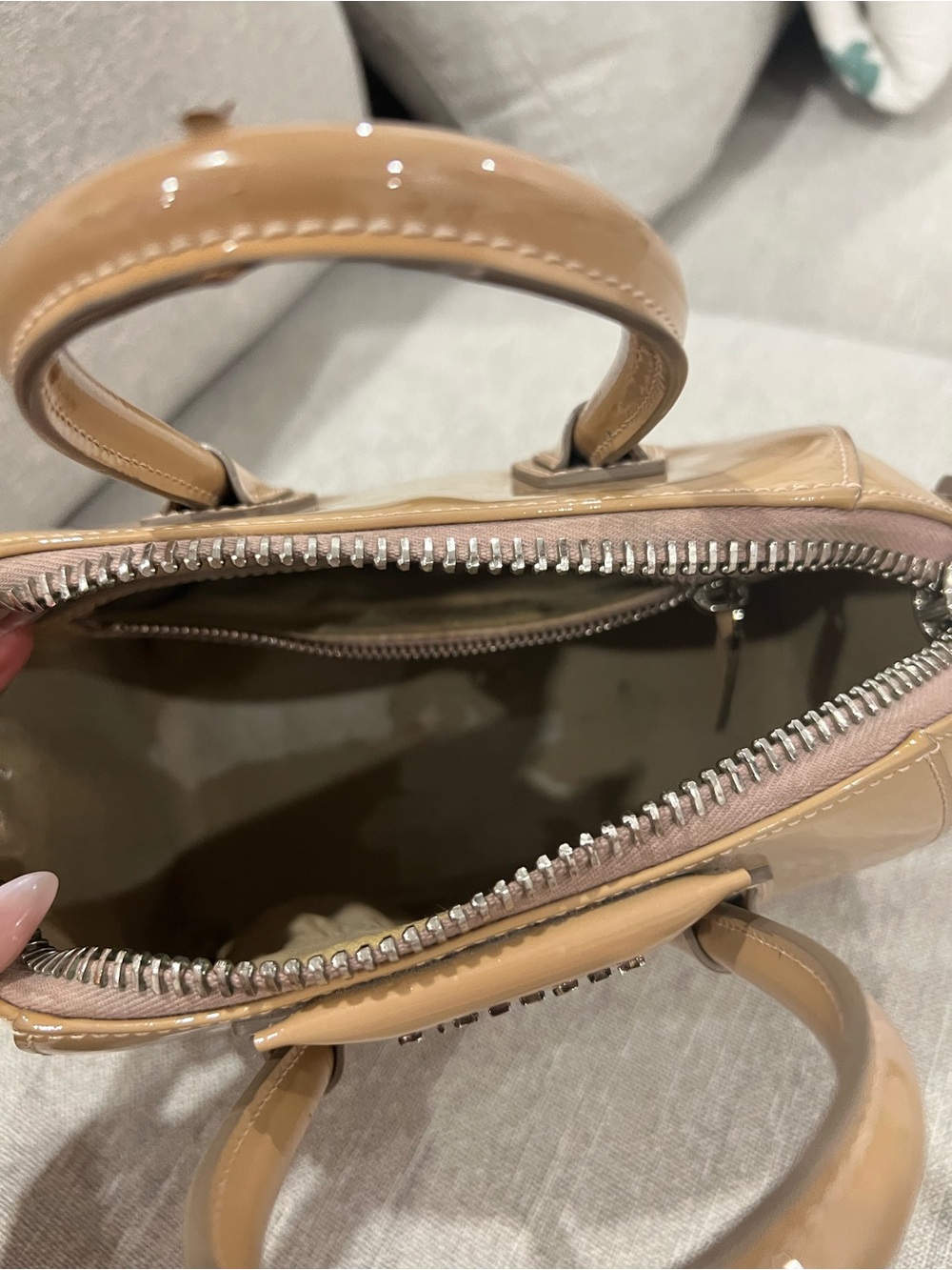 Givenchy Antigona Mini Patent Leather Bag - Picture 13 of 13